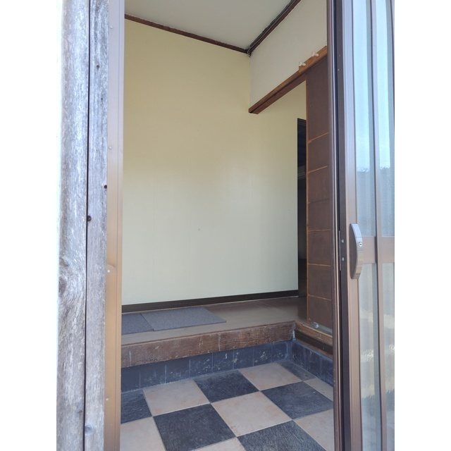 岐阜市中川原３丁目の一戸建ての玄関