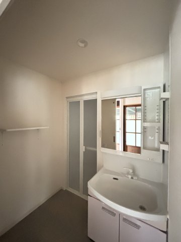 中古戸建　　　　　北広島町吉木の独立洗面台