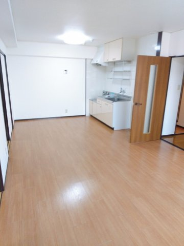 シャトー東山の居間・リビング