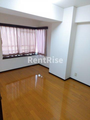 シャトー東山の居間・リビング