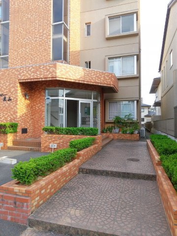 シャトー東山のエントランス