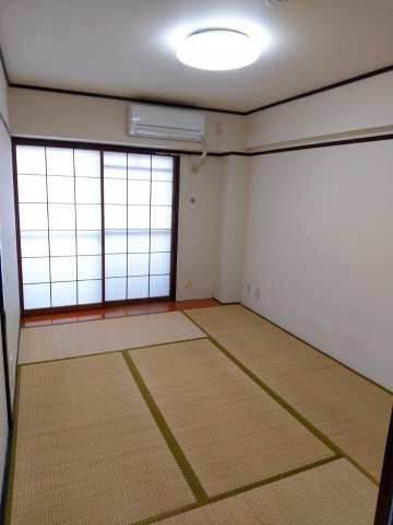 シャトー東山の和室