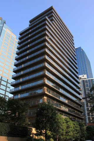 西新宿パークサイドタワーの外観