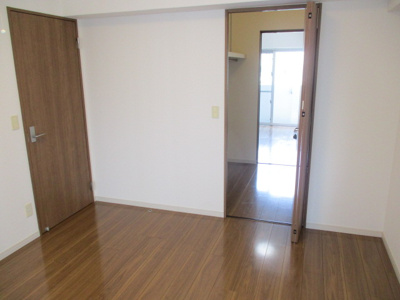 【洋室】 | ファミールマンションひらた | 写真は別のお部屋となっております。