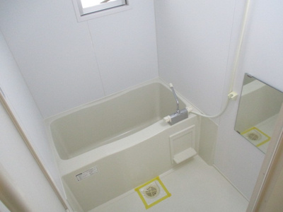 【浴室】 | ファミールマンションひらた | 写真は別のお部屋となっております。