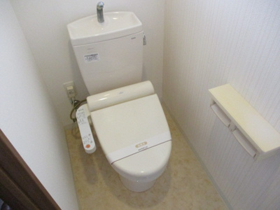 【トイレ】 | ファミールマンションひらた | 写真は別のお部屋となっております。