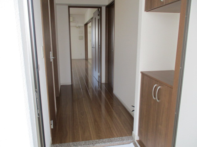 【玄関】 | ファミールマンションひらた | 写真は別のお部屋となっております。