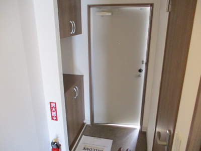 【玄関】 | ファミールマンションひらた | 写真は別のお部屋となっております。