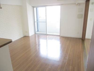 【居間・リビング】 | ファミールマンションひらた | 写真は別のお部屋となっております。