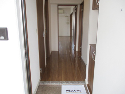 【玄関】 | ファミールマンションひらた | 写真は別のお部屋となっております。