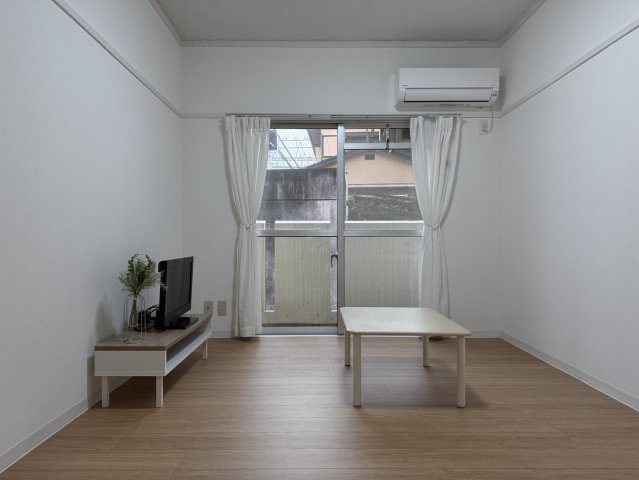 【 仲介手数料無料対象物件 】エクセレント櫛原の洋室|南向きで陽当り良好です