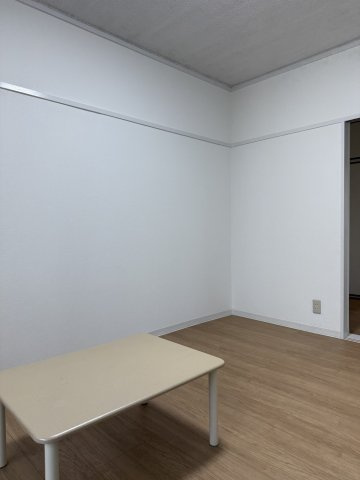 【 仲介手数料無料対象物件 】エクセレント櫛原の洋室|きれいな洋室です