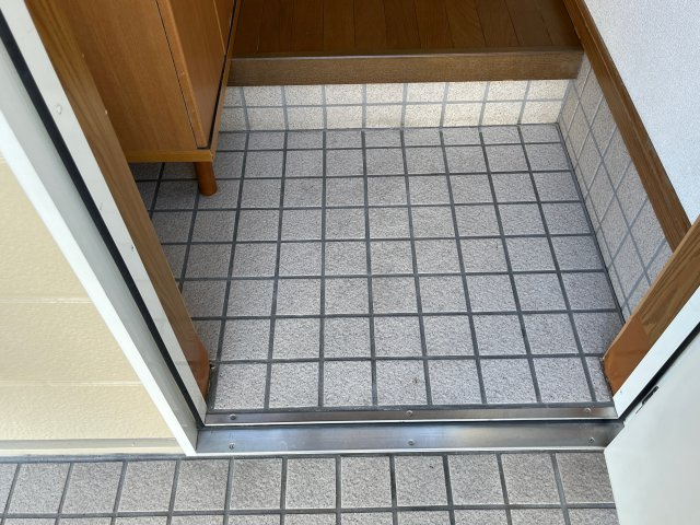 クレストヨコセキの玄関
