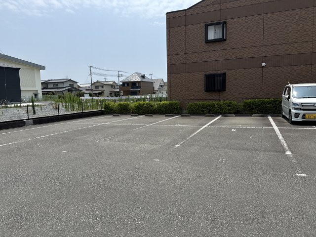 サンシャイン２号館の駐車場