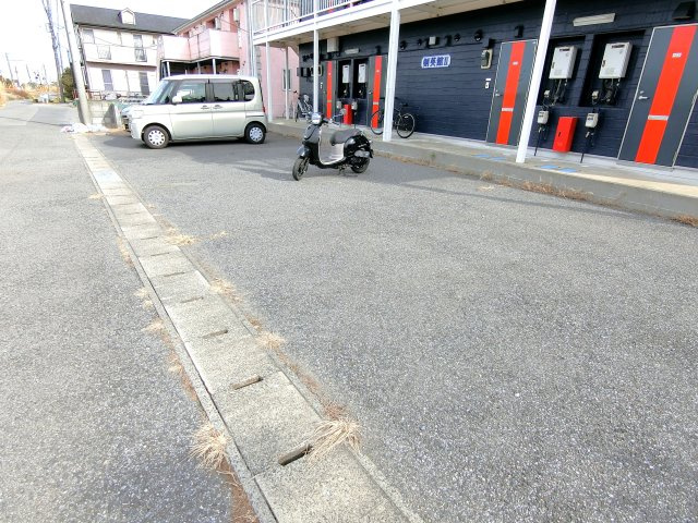 剣英館Ⅱの駐車場