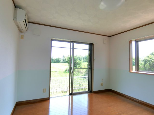 剣英館Ⅱの居間・リビング