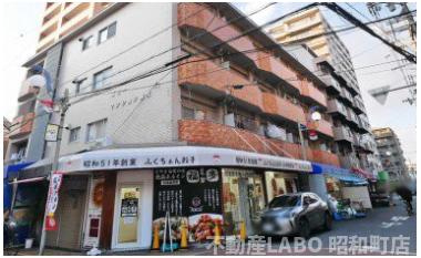 ニューマンション楠木のエントランス