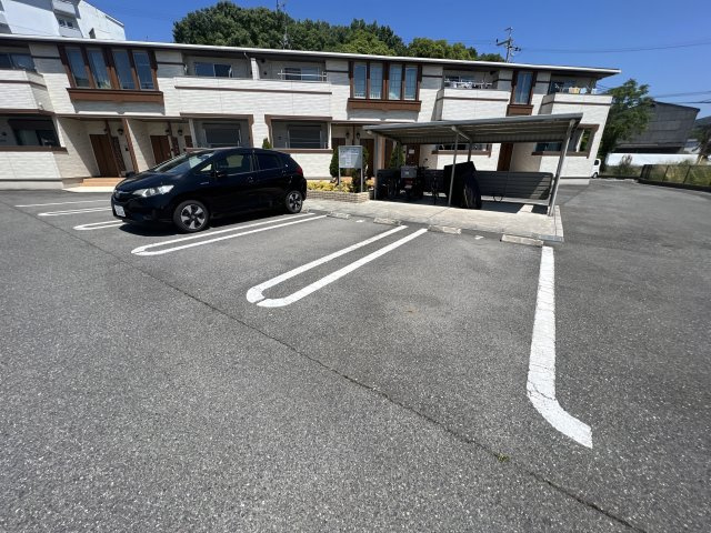 イル　パラッツオ　アミダⅡの駐車場