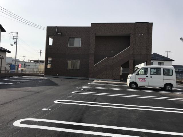 フレッサ友沢の駐車場|外観写真（昼）