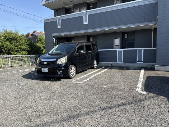 ルーチェ・デル・ソーレの駐車場