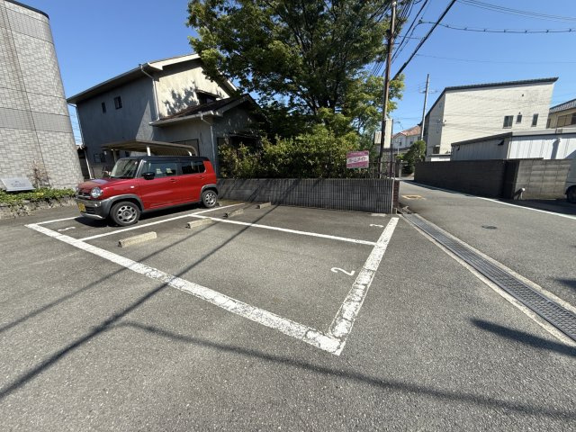 ヴィルコートの駐車場