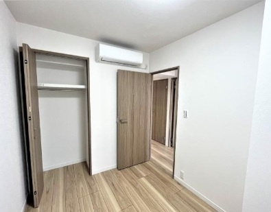 グリーンパーク鳩ケ谷Bの洋室|使い勝手のいい洋室です