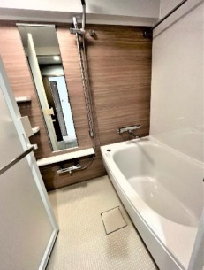 グリーンパーク鳩ケ谷Bの浴室|きれいなお風呂です