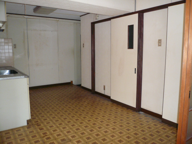 サンコーポラスの居間・リビング|こちらのリビングで趣味の時間をお楽しみください