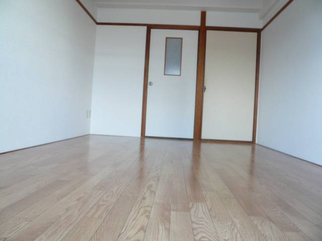 第1上田尾ビルの洋室|きれいな洋室です