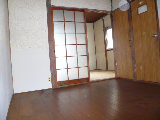 第1薮花荘の居間・リビング|おしゃれなリビングです