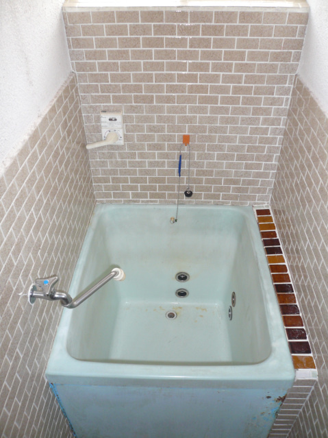 第1薮花荘の浴室|きれいなお風呂です