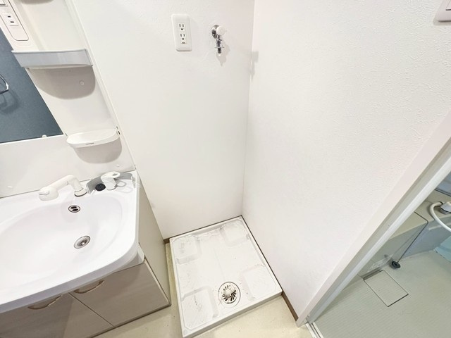 ウイング稲荷町の洗面所