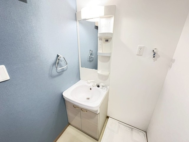 ウイング稲荷町の洗面所