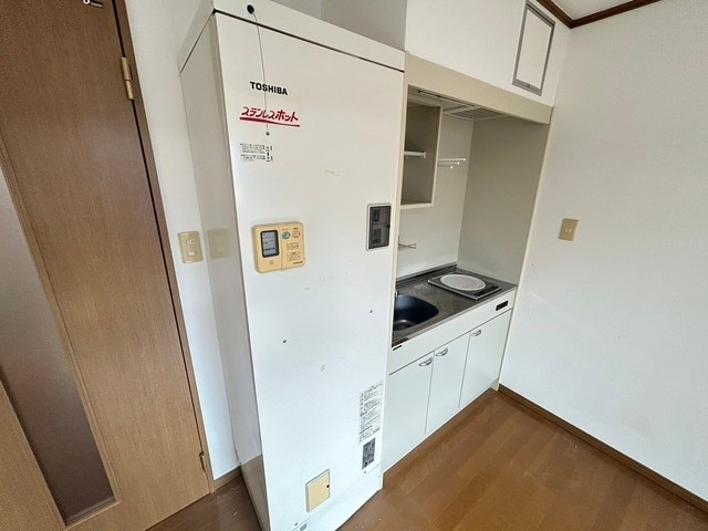 ＪＳビル祇園のキッチン|コンパクトなキッチンで掃除もラクラク