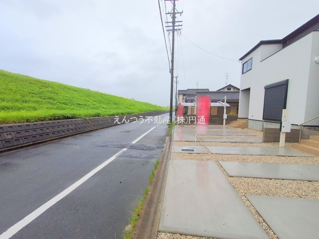 中須町2期の前面道路含む現地写真
