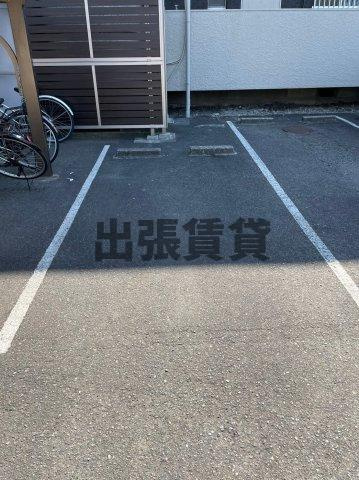 仲介手数料0円！！シーズンコート歌里の駐車場