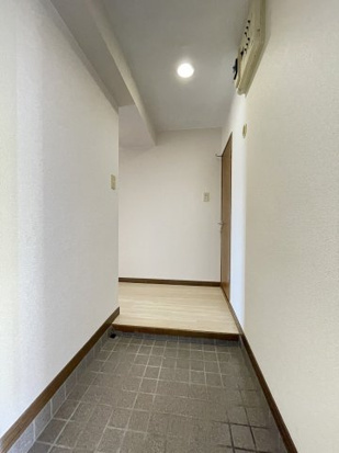 ドミール藤井の玄関