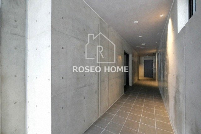 ファーストフィオーレ九条Ⅱのエントランス