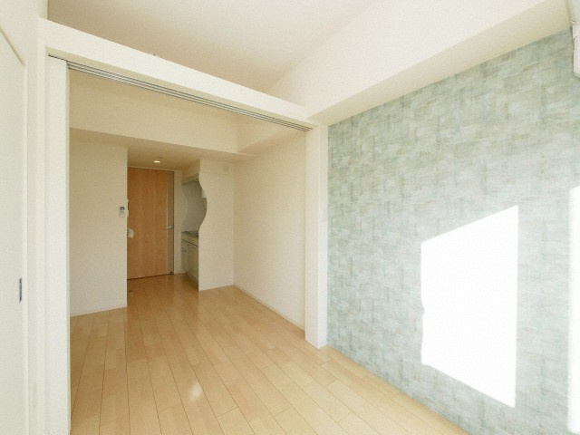 SERENiTE本町refletの居間・リビング|SERENiTE本町reflet（セレニテ本町ルフレ）　ダイニングスペース