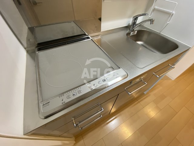 SERENiTE本町refletのキッチン|SERENiTE本町reflet（セレニテ本町ルフレ）　システムキッチン