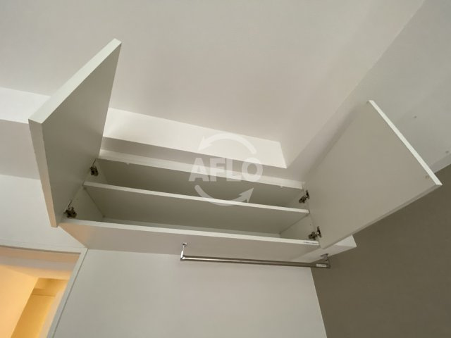 SERENiTE本町refletの収納|SERENiTE本町reflet（セレニテ本町ルフレ）　上部収納棚