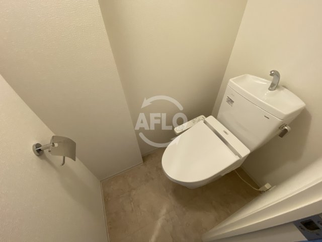 SERENiTE本町refletのトイレ|SERENiTE本町reflet（セレニテ本町ルフレ）　温水洗浄便座