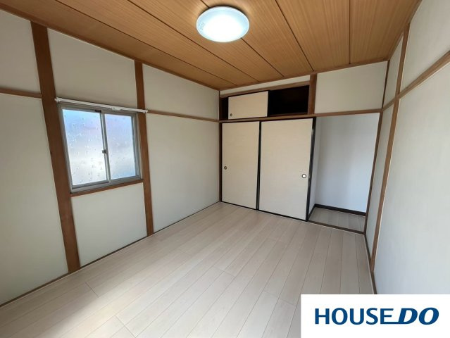 足利市赤松台の洋室|落ち着いた色調の洋室です