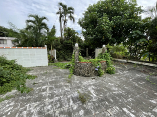 島尻郡八重瀬町字安里の中古一戸建の庭