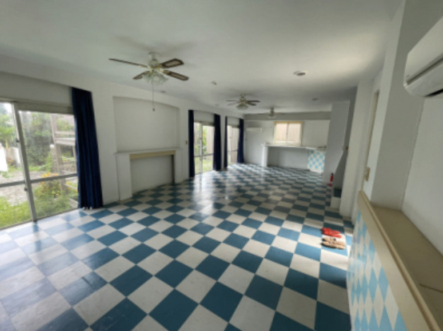 島尻郡八重瀬町字安里の中古一戸建の居間・リビング