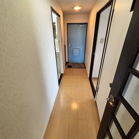 ドエルジョイナスの玄関