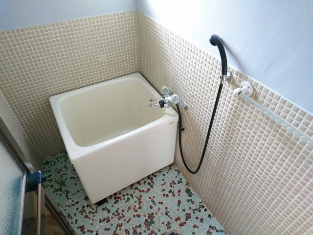 マツイビル A棟の浴室|コンパクトで使いやすいお風呂です