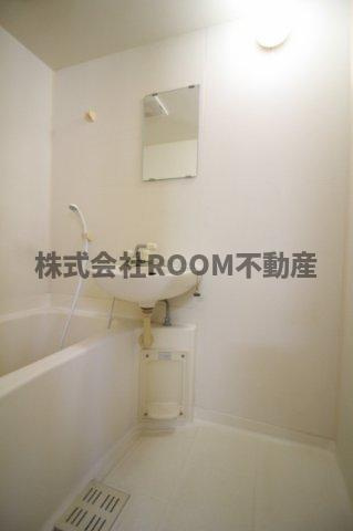 クレストコートBの浴室|落ち着いた空間のお風呂です