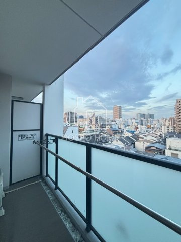 ファーストフィオーレ梅田イーストのバルコニー|同マンション別部屋：参考写真
