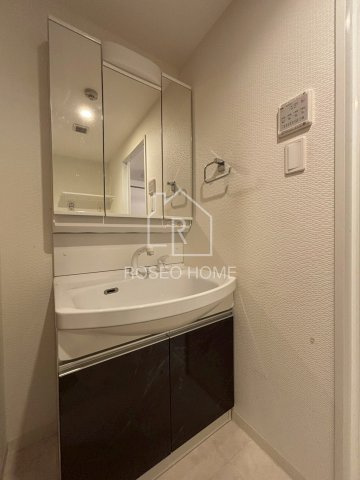 ファーストフィオーレ梅田イーストの洗面所|同マンション別部屋：参考写真